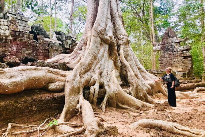 1-Day Angkor Wat Cycling Tour: Scenic Bike Adventure in Siem Reap - The quieter temples that make the day feel worth it