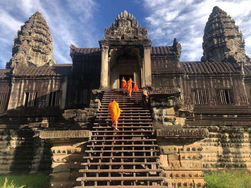1-Day Angkor Wat Private Tour with Spanish Tour Guide. - Ta Prohm in the afternoon: the jungle temple factor