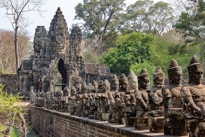 1-Day Angor Wat Small Circuit Tour with Sunset - The Morning Start: Angkor Wat Sunrise and Temple Pass Reality