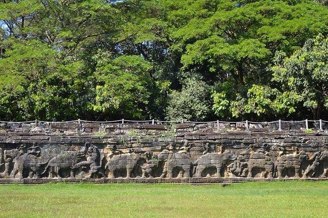 1-Day Tour with Private Transportation and English Speaking Guide - Angkor Wat in the afternoon, then Bakheng sunset: the day’s payoff