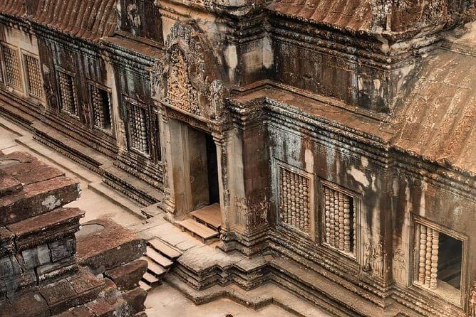 1-Day Tour with Private Transportation and English Speaking Guide - Who should book this private Angkor sunset tour?