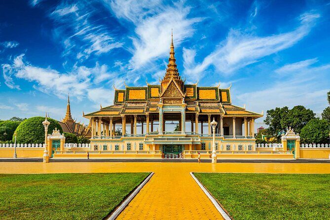 13 Days Private Tour to Cambodia, Angkor Wat and Vietnam - Flying into Siem Reap: a fast hop that buys you temple time