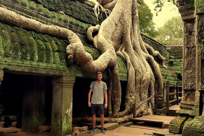 1day private tour to all majestic Temples in Angkor and Sunset - Phnom Bakheng sunset: the climb, the waiting, and the payoff