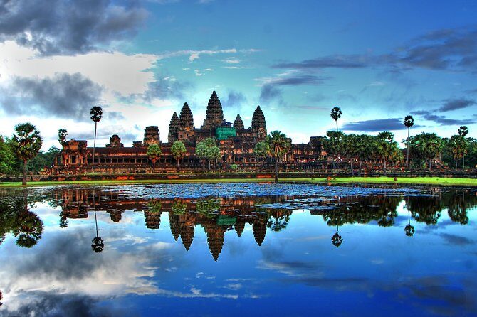 2-Day Angkor Wat & Tonle Sap Tour - Why Angkor Wat gets two visits (and how to use that)