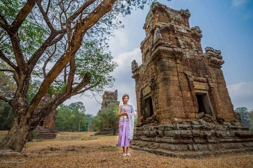 2-Day Angkor Wat With Small, Big Circuit & Banteay Srei Tour - Phnom Bakheng sunset: the payoff view, plus the stair reality