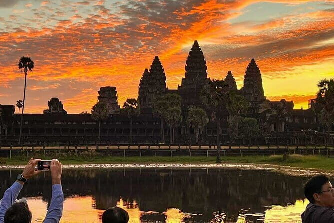 2 Day Cambodia Private Guided Tour in Angkor Temples - Meals, Heat, and Walking: What You’ll Actually Feel on the Ground