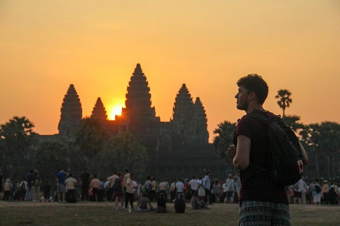 2-Day Explore Angkor Temple & Floating Village - Ta Prohm, Pre Rup, Ta Som, and Neak Pean: Temples With Different Personalities