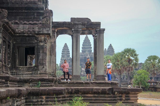2-Day Explore Angkor Temple & Floating Village - Preah Khan, Lunch in the Angkor Area, and the Move Toward Banteay Srei