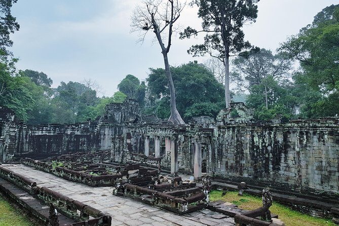2 Day private tour: Small tour, Big tour, sunrise and sunset,floating village. - Banteay Srei carvings: where details pay off