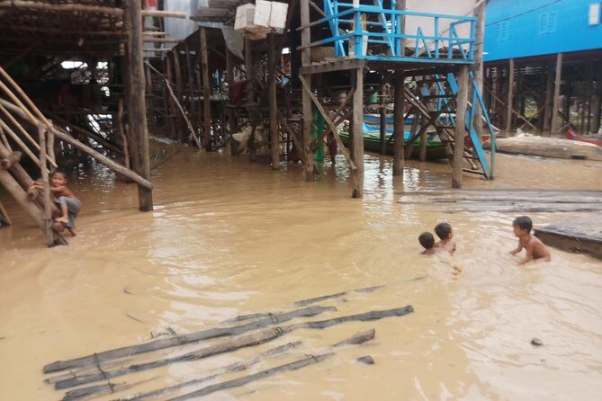 2-Day Temple visit and Floating village from Siem Reap - Floating village on bamboo houses: daily life, fish farms, crocodiles, and sunset ideas