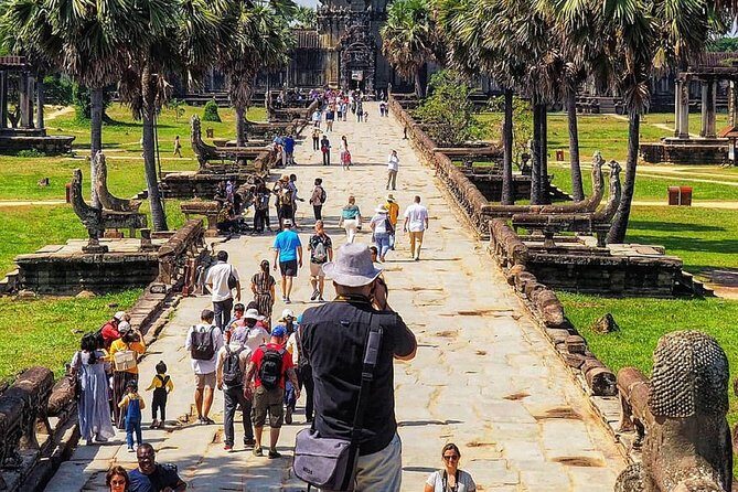 2-Day Treasure of Angkor& The Jungle plus Bantey Srey and Beng Mealea temple - Banteay Srei: finish with fine carvings and a slower visual pace