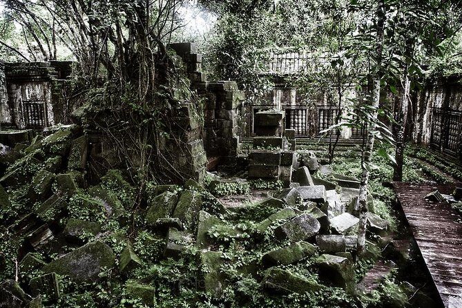 2-Days Private Tour Discovery Angkor Wat , Waterfall and Beng Mealea Temple - Phnom Kulen National Park: waterfalls, the 1000 lingas, and a locals-first day
