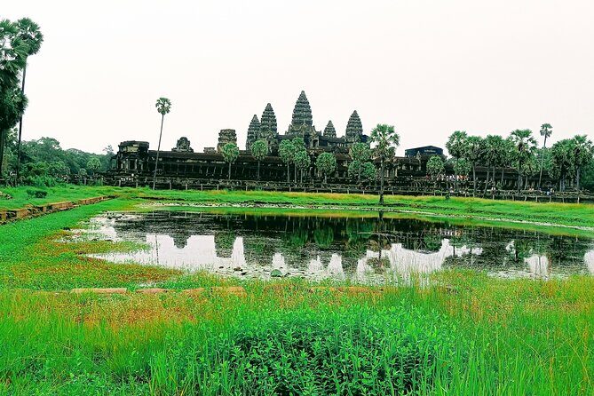 2 Days Tuk Tuk Private Tour of Angkor - Day 2 Big Tour: Angkor Wat Sunrise and the Deeper Temple Stops