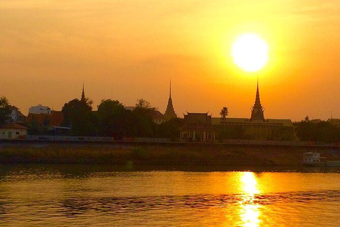 2hours Private Sunset Cruise with unlimited beer, soft drinks and Tour guide - Why Phnom Penh’s Rivers Hit Different at Sunset