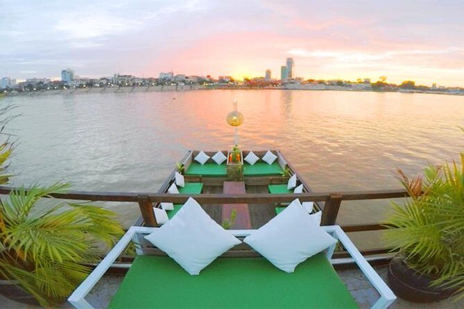 2hours Private Sunset Cruise with unlimited beer, soft drinks and Tour guide - What You Actually Get Onboard (Drinks, Wine, Fruit, and Music)
