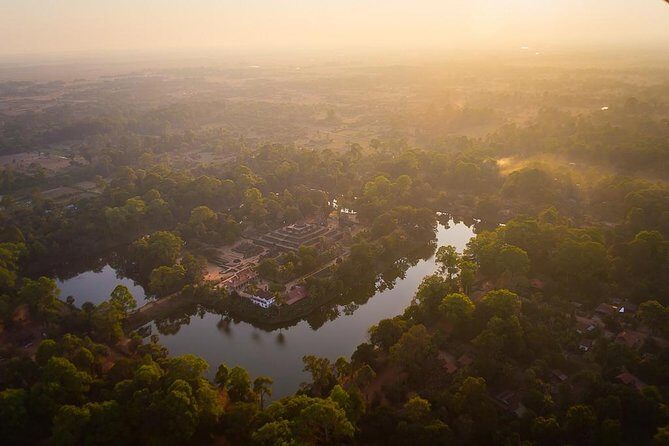 3-Day Angkor, Lake-side Village & Roluos Temples Tour - Day 1: Angkor Thom Faces, Ta Prohm Roots, and the Phnom Bakheng Crowd Check