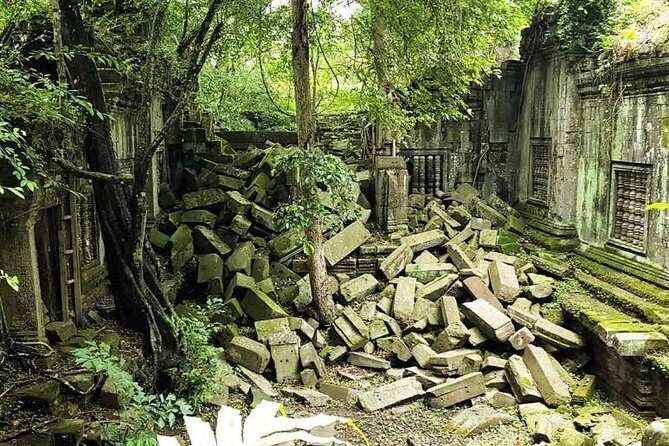 3 day private tour: Angkor,waterfall,Beng Mealea,floating village,Banteay srei. - What to Pack and Expect for Heat, Walking, and Swimming