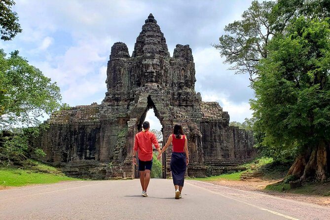 3-Day Taxi Tour: Small Tour, Big Tour & Outside Tour By English Speaking Driver - Tickets and extra passes: keep a simple budget