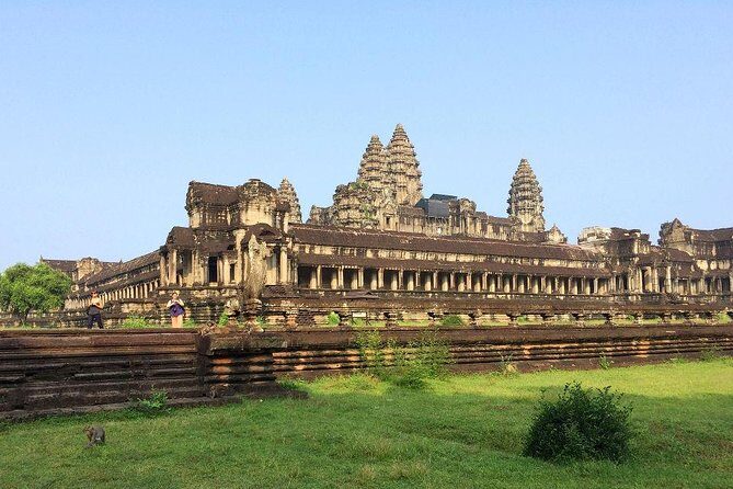3-Day 'Temples & Tonle Sap' Tour - Phnom Bakheng: the hilltop temple moment (and why timing is everything)