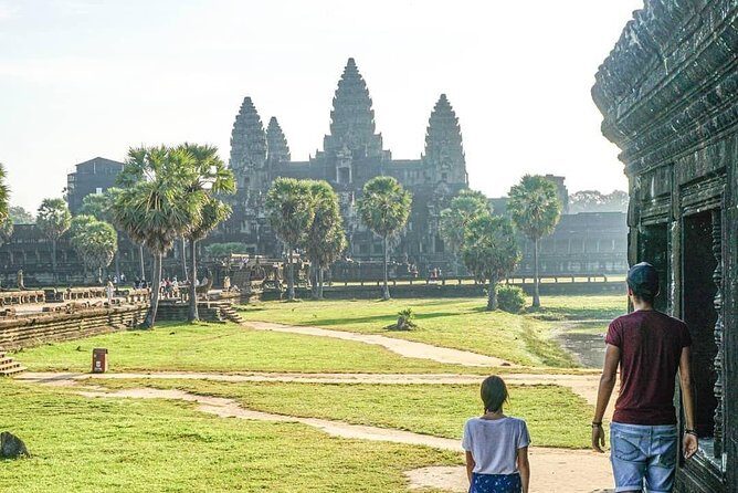 3-Day tour with with All major Temple, Banteay Srei + Floating Village - Day 3: Roluos temples, Tonle Sap life at Kompong Phluk, then Siem Reap crafts