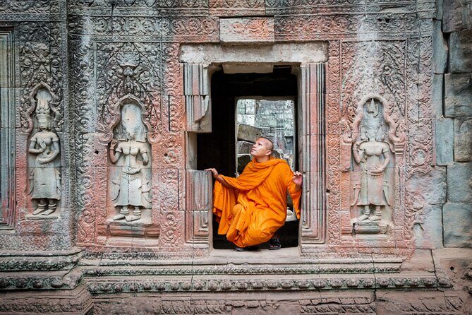3 Days Private Angkor Tours & Floating Village From Dawn To Dusk - Guide, vehicle, and the small comforts that change the day