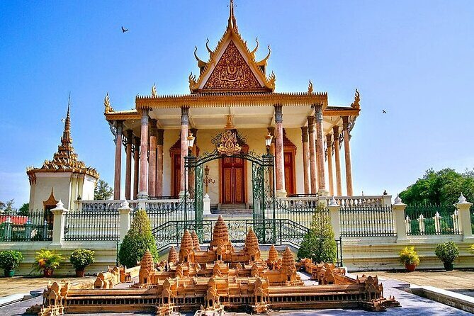 4 Hours Private Phnom Penh National Museum and Royal Palace Tour - Logistics that actually affect your day (not just fine print)