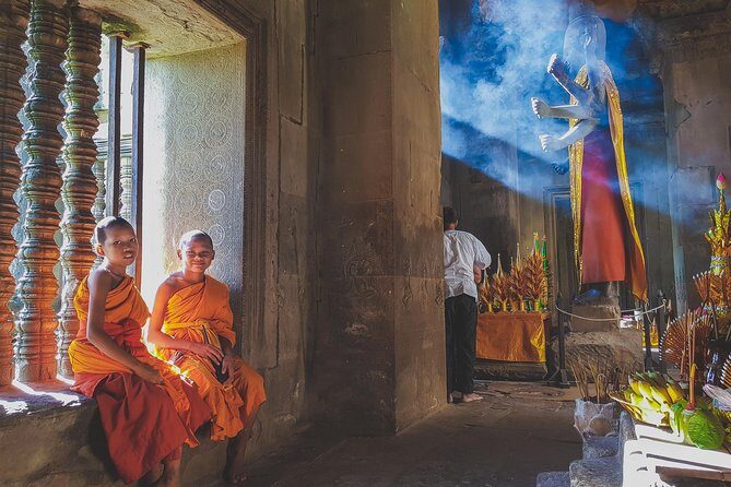 5 Must-See Temples With Private Guided Tour - Ta Prohm: the Tomb Raider temple with roots in the stones
