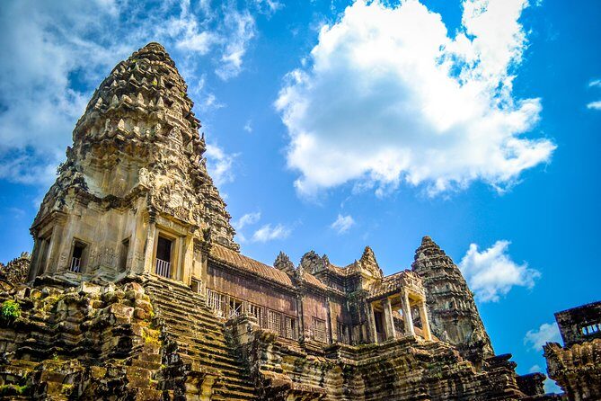 7-must See Temples in Angkor Park (Private Guided Tour) - Bayon after sunrise: turning the day from famous to meaningful