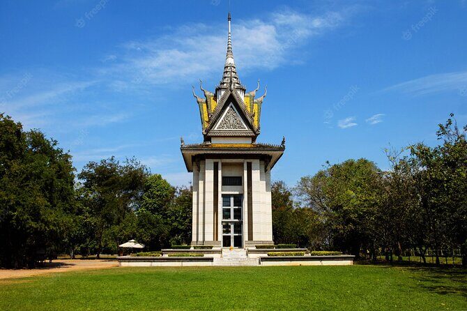 8 Days Private Guide Tour Phnom Penh to Battambang & Siem Reap - Angkor Thom, Bayon, Ta Prohm, and sunset Angkor Wat: The best flow for day 6