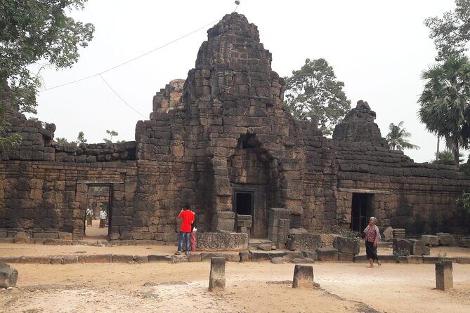 A Day Trip To Phnom Chisor - Tonle Batti From Phnom Penh - The Phnom Tamao Wildlife Rescue Centre option near the route