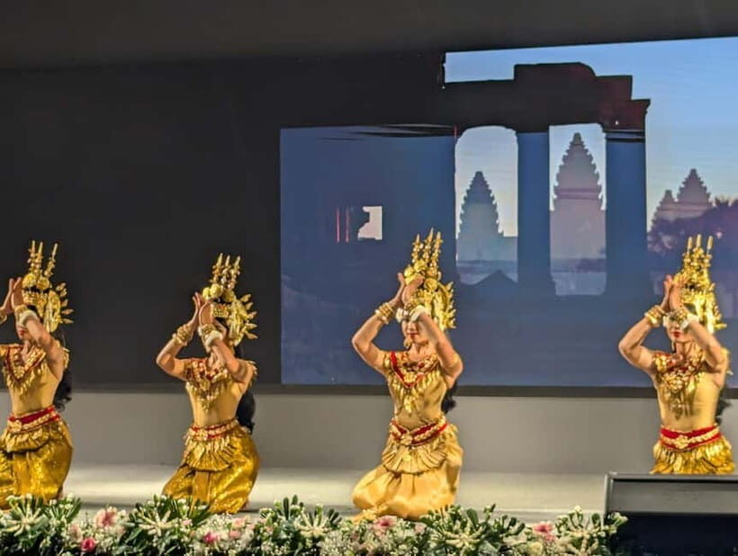 A Night To Remember: Apsara Dance Show with Buffet Dinner - Buffet Dinner with 60+ Dishes: How to Eat Well Without Slowing Down