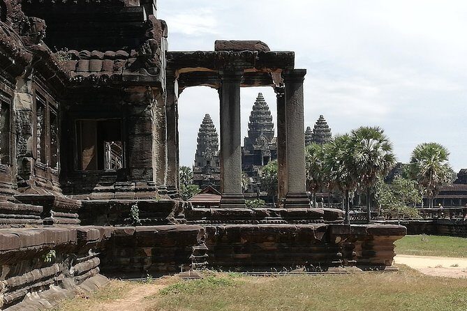 Afternoon Angkor Wat Private Tour with Sunset - The guide and driver factor: why Thom-style pacing feels different