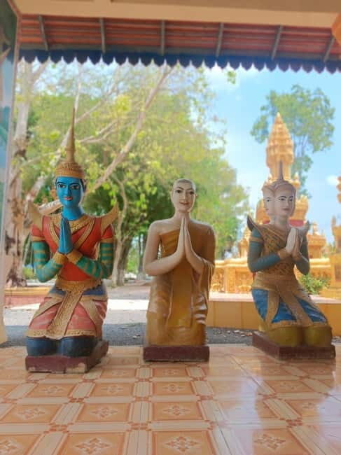 Afternoon tour through Battambang, Local area and landmarks - Fruit Farm Time: Testing Flavors and Learning the Local Food Chain
