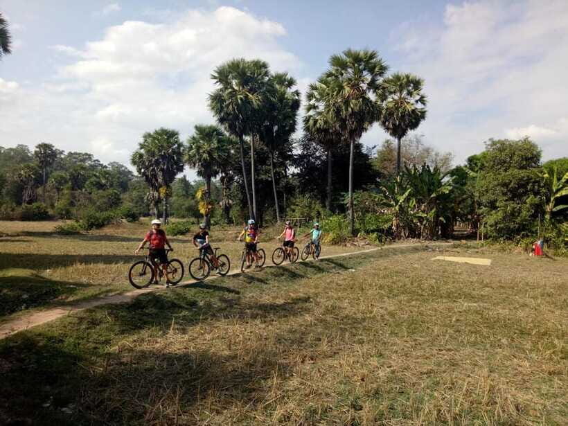 Angkor Cycling Tour - Bayon Temple, Elephant Terrace Lunch, and Khmer Food Breaks