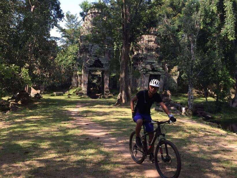 Angkor Cycling Tour - The 35 km Route: Paved Flow Meets Off-Road Adventure