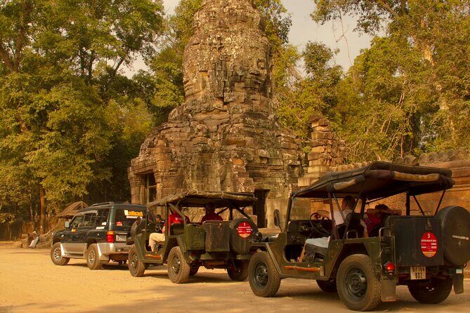 Angkor Explorer by Cambodiajeep - Angkor Wat: the giant stop, handled with time for questions