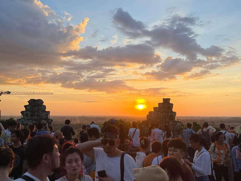 Angkor Highlights and Sunset Tour - Lunch break on your own: recharge without wasting time