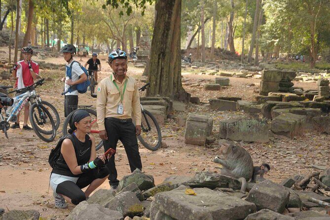 Angkor Sunrise Bike Tour with Lunch Included - Angkor Thom and Victory Gate: history you can see