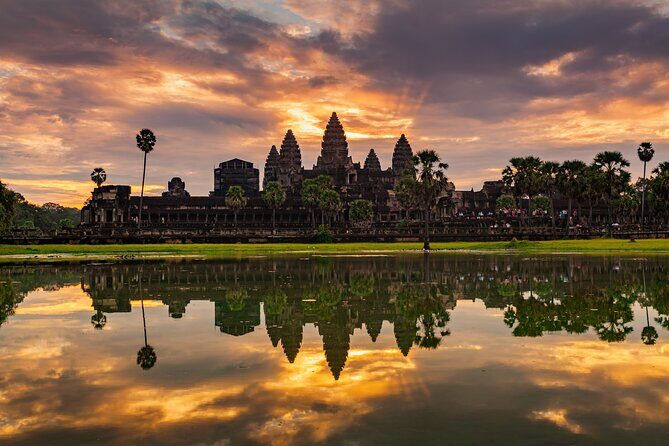 Angkor Sunrise Small Group Tour Inclusive Breakfast and lunch - First light at Angkor Wat (and why your timing matters)