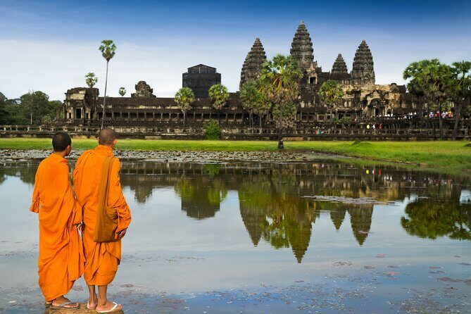 Angkor Sunrise Small Group Tour Inclusive Breakfast and lunch - Angkor Thom and Bayon: the faces, the geometry, and the city center