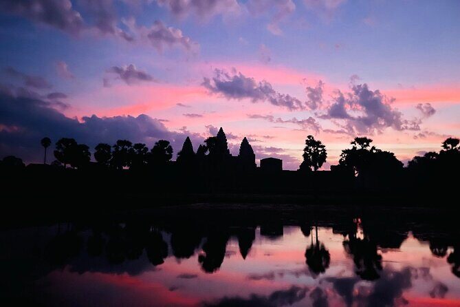 Angkor Sunrise tours with Benteay Srei and Bengmealea Landmine, - Angkor Wat stop: first light, photo timing, and how to move smart