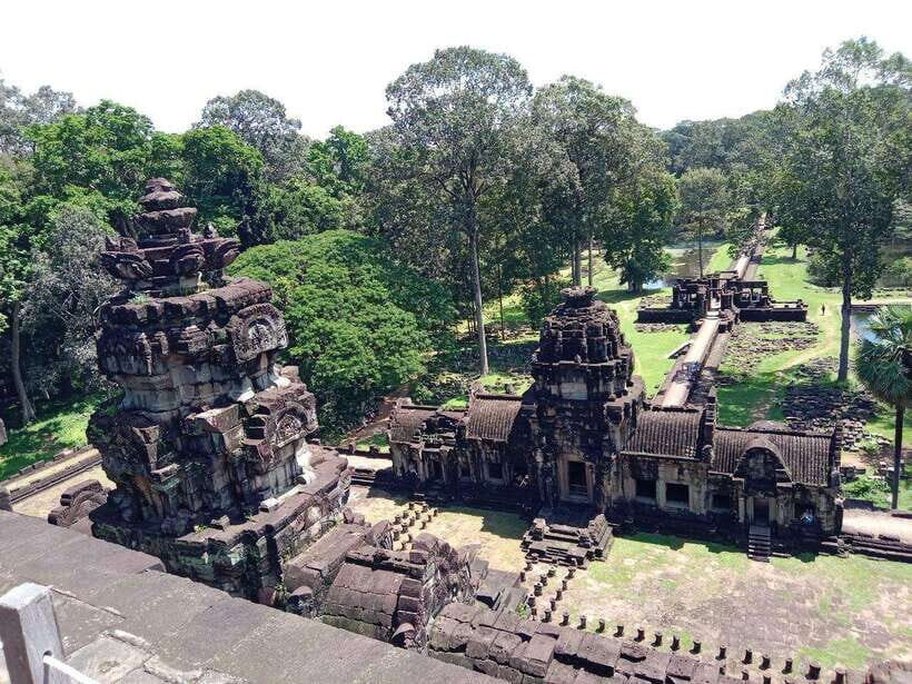 Angkor Wat, Angkor Thom, and Ta Prohm Day Trip with Sunset - Sunset at Phnom Bakheng: timing, sweat, and the kind of photos you want