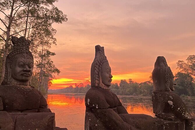 Angkor Wat at Sunrise - Getting your best view: Sunrise timing inside Angkor Wat