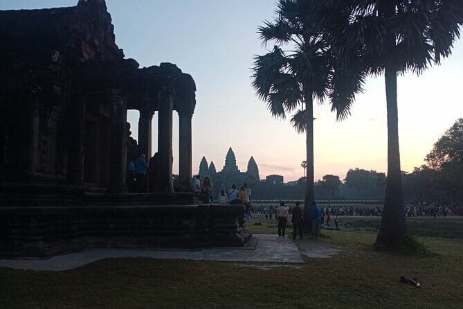 Angkor Wat & Banteay Srei 1-Day Tour - Should you book this Angkor Wat and Banteay Srei 1-day tour?