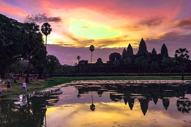 Angkor Wat & Banteay Srei 1-Day Tour - Banteay Srei: the pink sandstone stop that breaks up the Angkor circuit