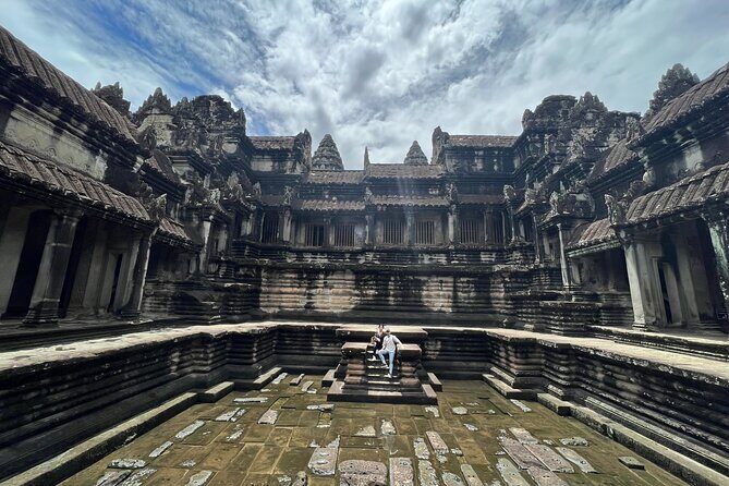 Angkor Wat Bike Tour with Lunch Included - Bayon Temple at Angkor Thom: faces, gateways, and Jayavarman VII