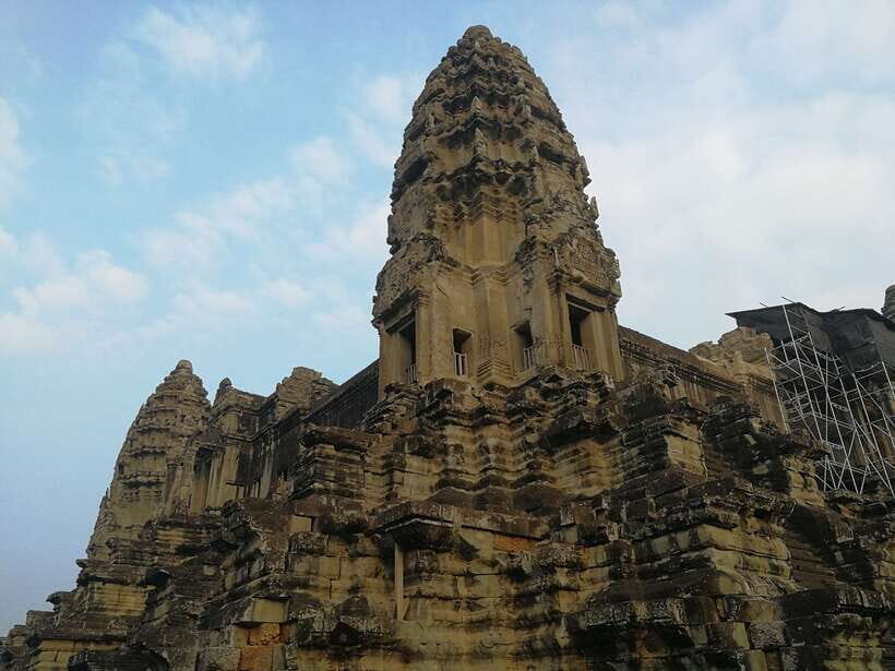 Angkor Wat Full-Day Private Tour with Sunset - Bayon, Terraces, and the Value of a Real Explanation