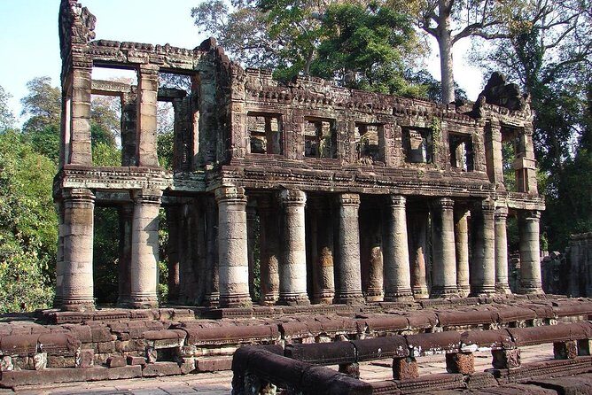 Angkor Wat Full-day Private tour - Angkor Thom South Gate and Bayon’s 216 Smiling Faces