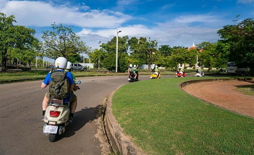 Angkor Wat: Guided Vespa Tour / Tuk Tuk or Car - Lunch at Srah Srang: A Break That Actually Refreshes