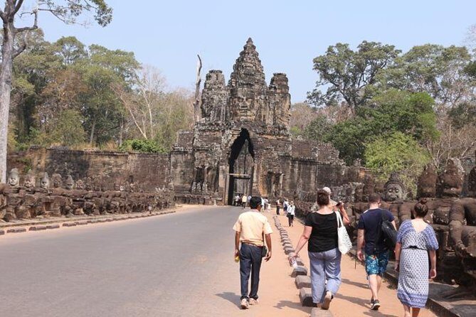 Angkor Wat highlight Tour From Sunrise -Small Group - What you’ll actually pay: the $18 tour price plus the temple pass